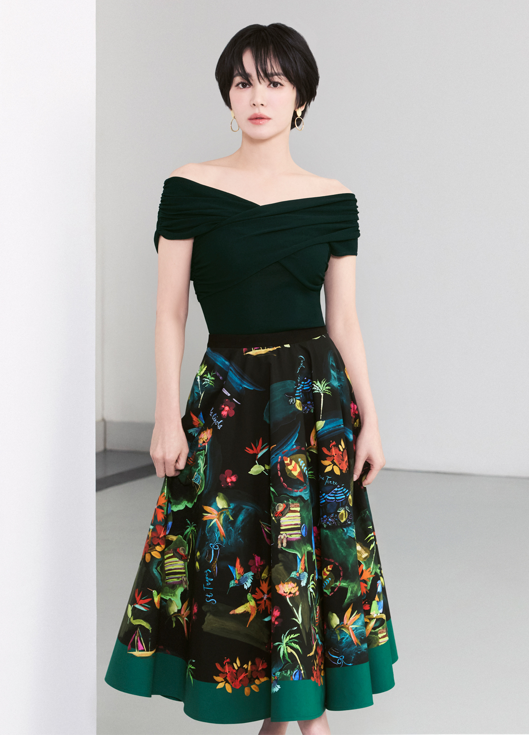 송혜교 wearing PB088E